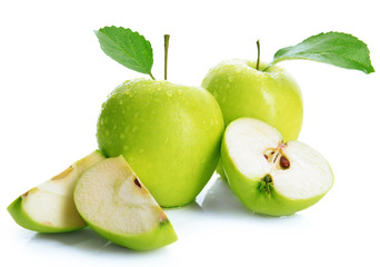 Fototapeta na wymiar Ripe green apples isolated on white