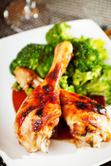 Chicken legs with broccoli