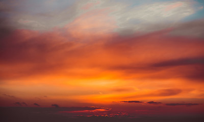 Fototapeta na wymiar Fiery sunset sky