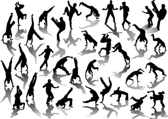 capoeiristas silhouettes isolated on white