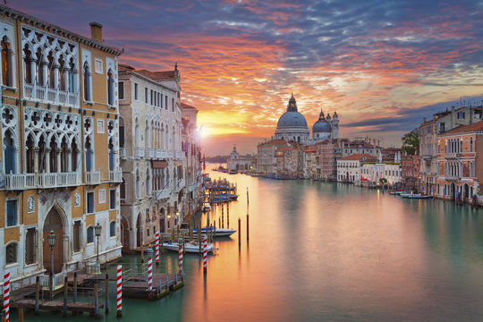 Fototapeta Venice. Image of Grand Canal in Venice, with Santa Maria della Salute Basilica in the background.