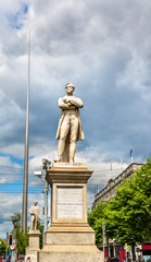Obraz premium Statue of William Smith O'Brien on O'Connell Street in Dublin