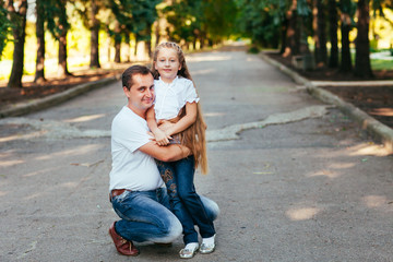 Fototapeta premium father and daughter in the park