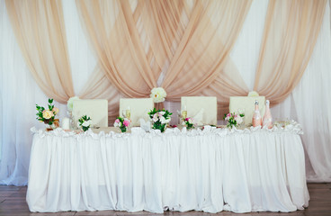 Wedding table decorations in restaurant.