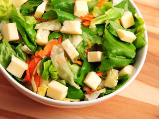 Green salad with cheese