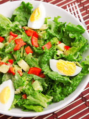 Green salad with eggs