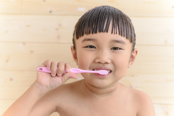 Little girl take a bath
