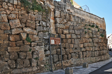 Le mura messapiche - Manduria, Puglia