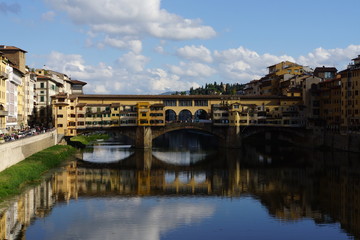 Ponte Vecchio, Segmentbogenbr&uuml;cke &uuml;ber den Arno