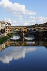 Obraz premium Ponte Vecchio, Segmentbogenbrücke über den Arno