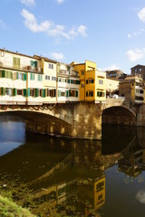 Ponte Vecchio, Segmentbogenbrücke über den Arno