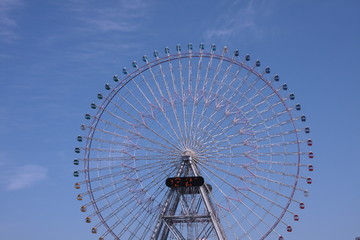 Fototapeta premium 大空と観覧車
