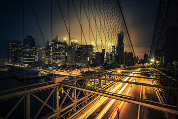 Fototapeta na wymiar View of Brooklyn Bridge at night