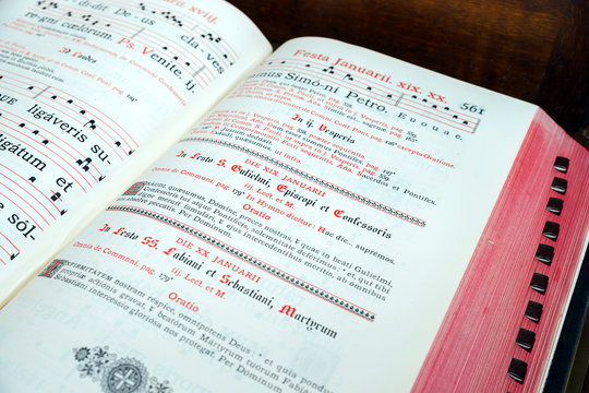 Vintage psalm book with chorus notes