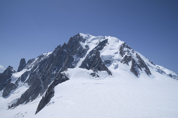 Fototapeta na wymiar Mont Blanc peak - 4809 m, the highest mountain in the Alps and the highest peak in Europe 