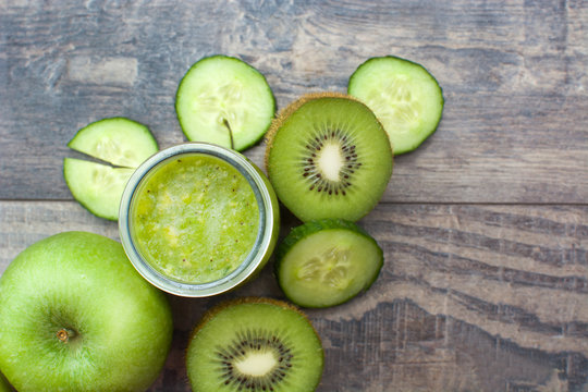 Green smoothie with cucumber,kiwi and apples