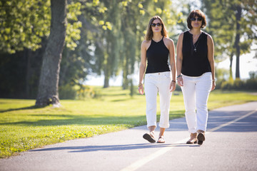 Obraz premium mother and daughter