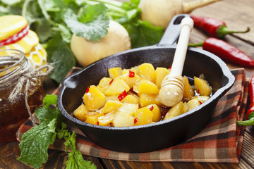 Fried turnip with honey