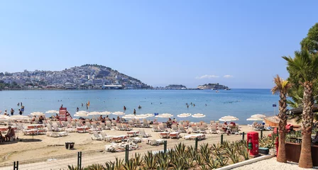 Foto op Plexiglas Strand in Kusadasi aan de Egeïsche Zee in Turkije. © stepmar
