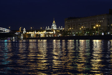 Fototapeta na wymiar night landscape in St. Petersburg Russia