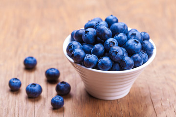 Fresh blueberries in a bowl