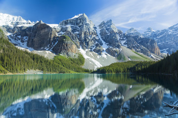 Fototapeta na wymiar One of the many iconic views of Moraine Lake in Banff.