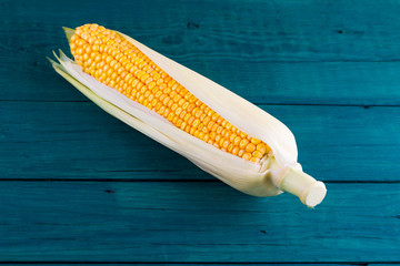 corn on a table © sektor52