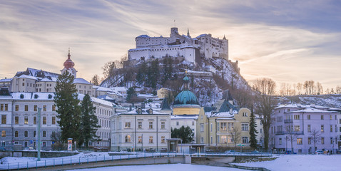 Naklejka premium Salzburg, Austria, panorama zimowa