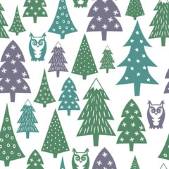 Winter pattern - varied Xmas trees, owls and snowflakes. Simple seamless Happy New Year background. Vector design for winter holidays on white background. Child drawing style trees.