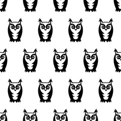 Black and white seamless owl pattern. Cute cartoon owl background. Child drawing style bird illustration.