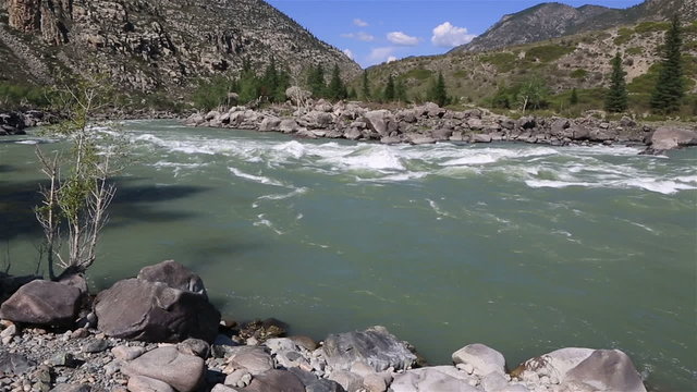 Beautiful Ilgumensky threshold on Katun River.