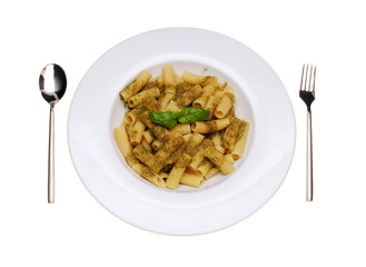 Nudelgericht mit Pesto