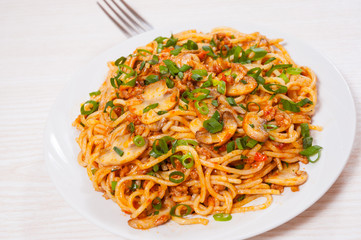 spaghetti with mushroom and minced meat
