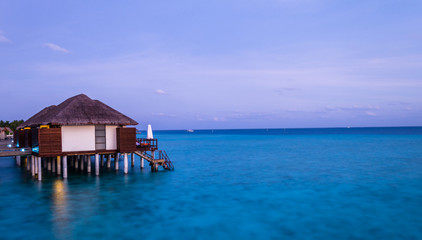 Fototapeta na wymiar Wasservilla in Malediven