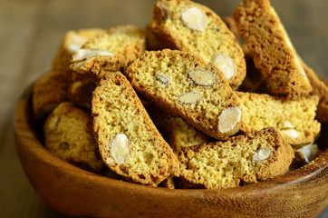 Cantuccini with lemon and pistachio.