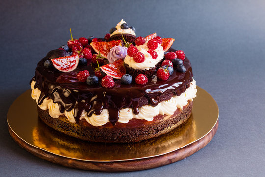 Layered Chocolate Cake With Fruit