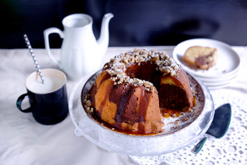 Gugelhupf bundt marble cake with caramel and nuts - 93128258