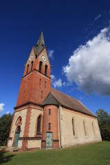 Fototapeta na wymiar Dorfkirche im uckermärkischen Hammelspring