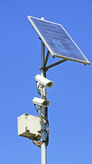 Obraz premium Cámara de vigilancia con panel solar 