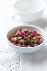 Organic rose buds for tea