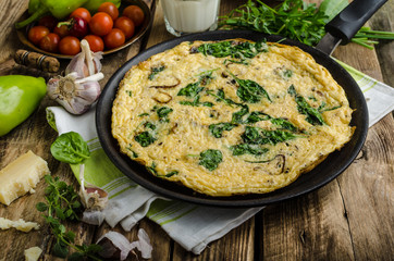 Frittata with spinach and garlic