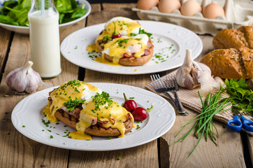 Eggs Benedict