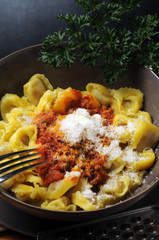Tortellini al ragù Cucina italiana Тортеллини Итальянская кухня トルテリーニ イタリア料理 تورتيليني مطبخ إيطالي Italienische Küche 意大利馄饨 義大利菜 Kuchnia włoska המטבח האיטלקי 