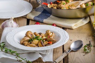 Fresh mushroom salad with chilli and herbs