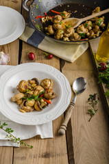 Fresh mushroom salad with chilli and herbs