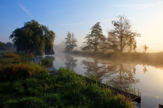 Fototapeta Sonnenaufgang im Spreewald