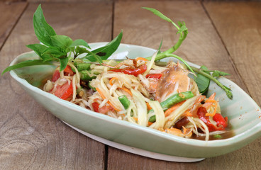 papaya salad thai food