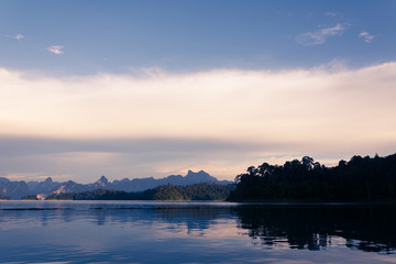 Fototapeta na wymiar lake with mountain view