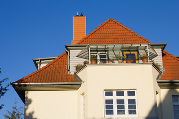 Das Dach einer Altbau-Villa
