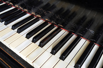 vintage piano keyboard with ivory keys

